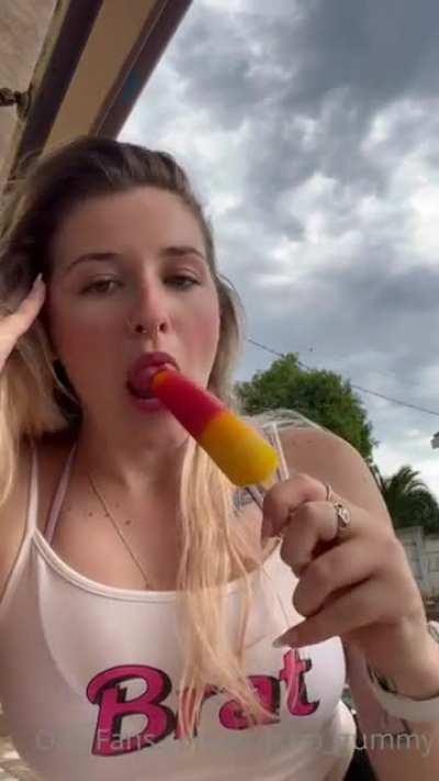 Gummy sucking 