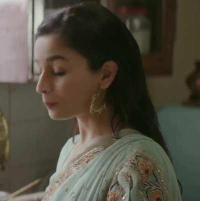 Innocent bitch Alia Bhatt 🤤🤤