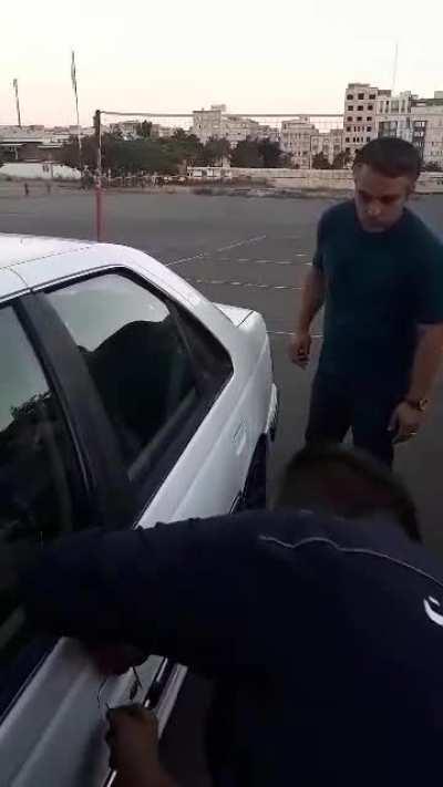 This guy unlocking cars without keys. Makes one doubt the safety of cars!!