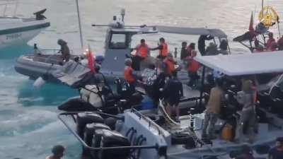 Pirate Like Attack by Chinese Coast Guard against Philippine Navy Troops in Ayungin Shoal. (Chinese had bolos)