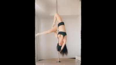 Fabiola Guajardo Pole Dance 2