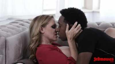 Julia Ann Kiss