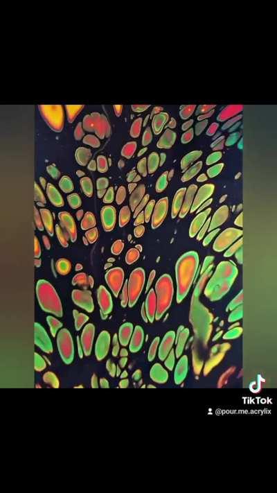 Rasta Colored Swipe Pour