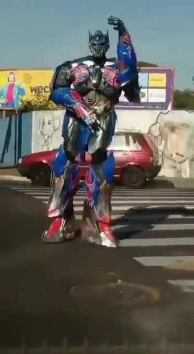 Leaked images of the new Transformers movie