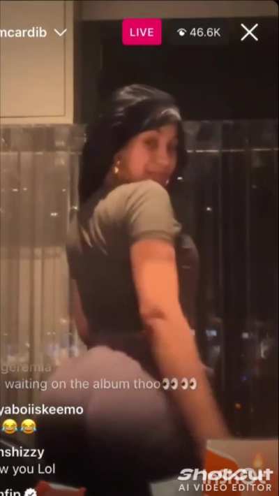 Cardi B Twerking