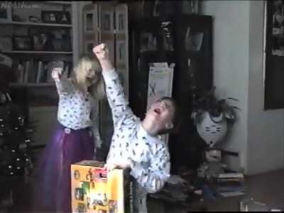 Nintendo 64 Kid, a kid gets N64 for Christmas!