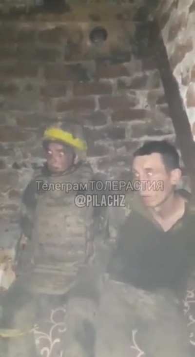 4 minutes of Russian soldiers talking to an alleged Ukrainian POW taken in Toretsk direction, can someone please translate what they're saying? (Repost because of wrongly writing Kursk before)