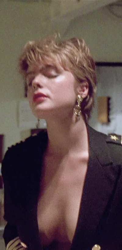 Erika Eleniak