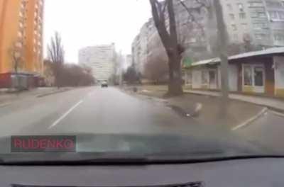 Rocket attack in Chernihiv recorded from dashboard cam - Nov. 18, 2022