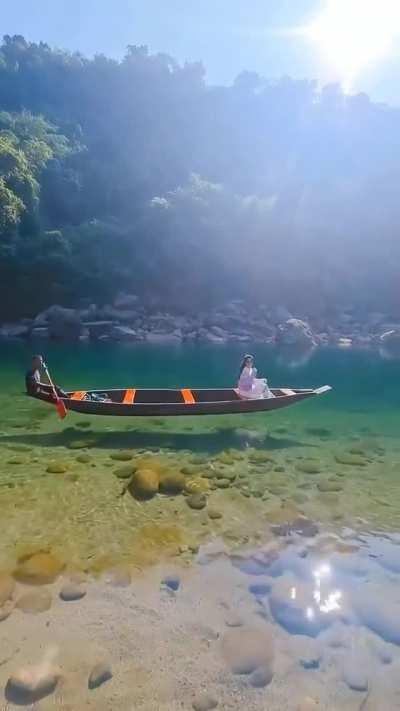 🔥 The Umngot river in Dawki, Meghalaya, India