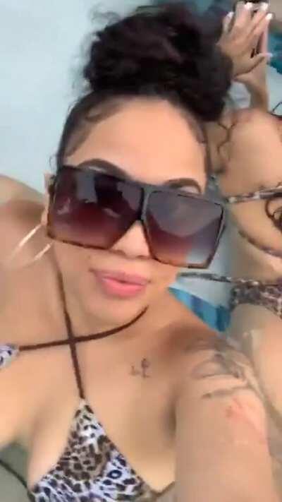 baddies twerking in see thru at the pool