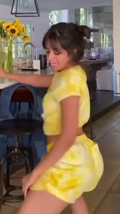 Camila Cabello twerk compilation 🍑 Shakes her thick ass