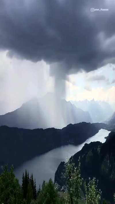 Microburst at Lake Millstatt in Austria