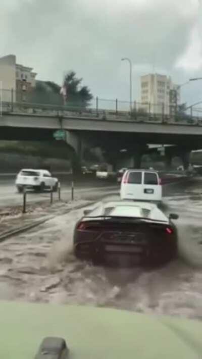 WCGW riding a lamo in this weather conditions