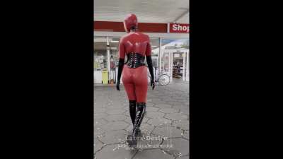 At the gas station in full rubber ❤