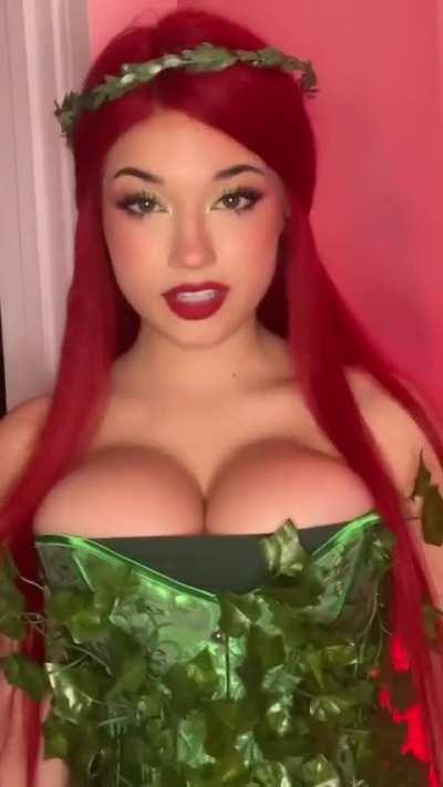 My favourite Sofia Gomez TikTok EVER 😍🤤 the way she lifts up her big sexy tits at the transition makes my big horny cock goon so hard 🍒💦🍆 I cum tributed this one SO GOOD