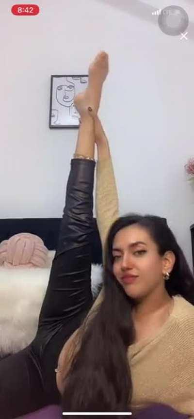 @michelle_soullife_ stretching and showing her feet