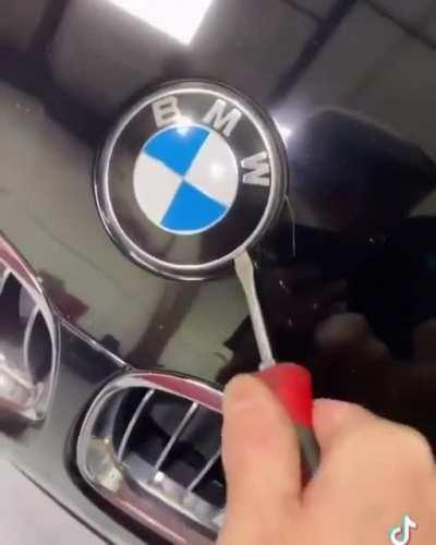 How to remove the BMW emblem easy.