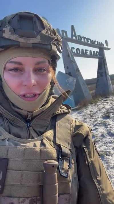 Ukrainian servicewoman - &quot;Greetings to all from Soledar, we are going to our guys. Soledar is Ukraine, our paratroopers are standing here and holding on, glory to Ukraine!&quot;