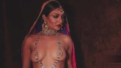 🔥 Indian Actress Tilotama Dutta Full Nude in 'Guns & ...