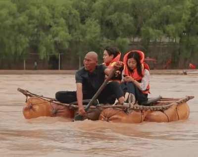 Handmade sheepskin raft in China