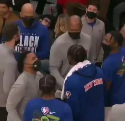Video from Lakers game of Julius arguing with an assistant. Not a good look imo