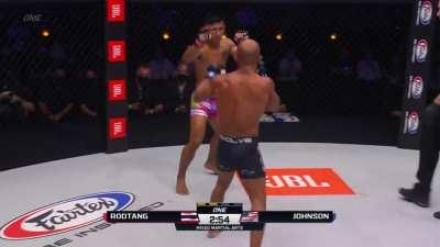 For anyone who missed this historical mixed Muay Thai vs MMA bout: Rodtang vs. Demetrious Johnson