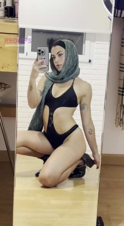 this Palestinian shy beauty can't resist any longer 💦🤤