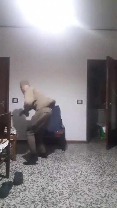 Russian special forces shows off his ninja-like martial arts skills