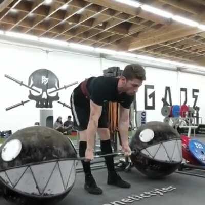 Chain Chomper Deadlift Champion