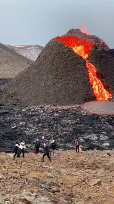 🔥 People casually playing volleyball at the volcano in Fagradalsfjall, Iceland