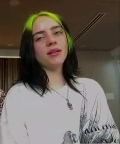 Billie Eilish is absolutely delightful, and no, she's not doing a good job hiding the fact that she titties is massive