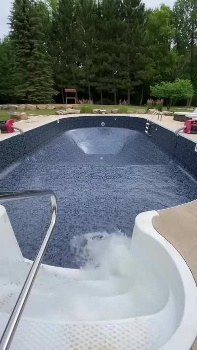 The best way to fill a swimming pool 