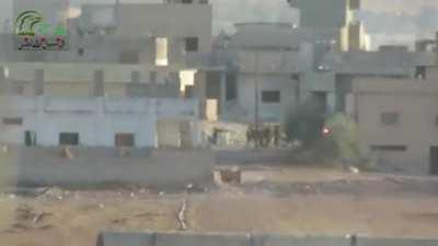 Jaish al Izza hits a gorup of SAA who had gathered around a mortar they abandoned in Maardes, N Hama, 2016