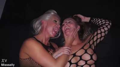  2 sexy MILFS sharing BBCUM