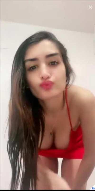 TikTok Cleavage