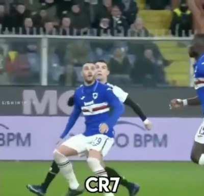 CR7 heading challenge, no wonder he is the next fuck*ng level athlete of soccer