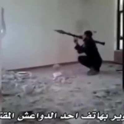 ISIS fighter fireing RPG and killing himself in the proces