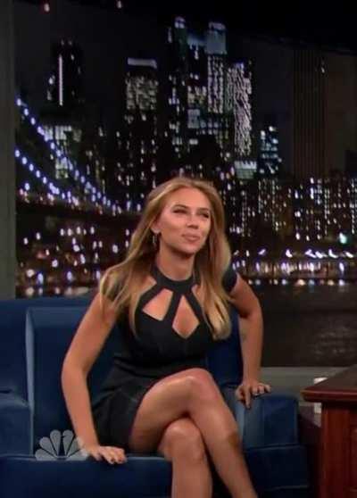 Scarlett Johansson @ &quot;Late Night with JimmyFallon&quot; (2013)