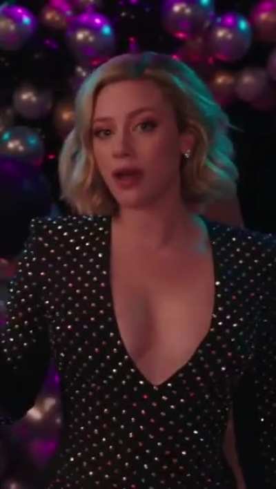 Lili Reinhart