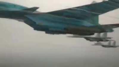 Does any one like Su-34 in cockpit video in close formation in bad weather?