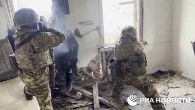  Footage of storming Khromovo + dead Ukrainian soldiers there.