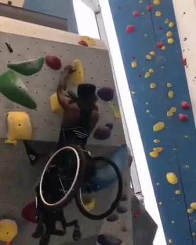 Woody makes rock climbing look like a piece of cake