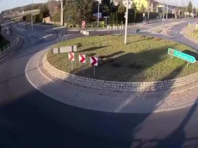 WCGW going through a roundabout