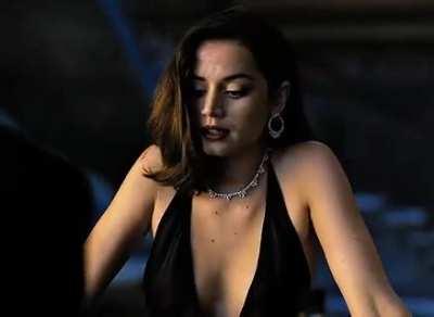 Ana de Armas 🖤