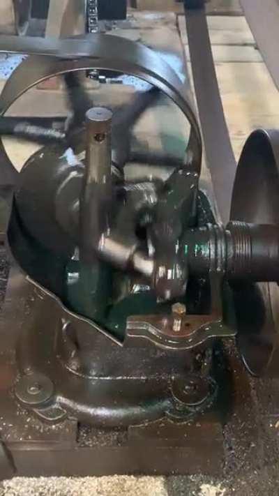 Late 1800’s - early 1900’s right angle drive using cams instead of gears. Used to spin a butter churn. Rough & Tumble Engineers Club - Kinzers, PA.