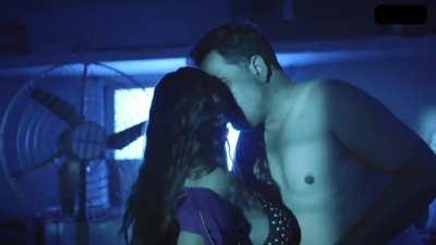 Muskaan Agarwal , Jinnie Jaaz HOT Boobs Kissing Sex Scene In Charmsukh Aate Ki Chakki Ep 02 Ullu