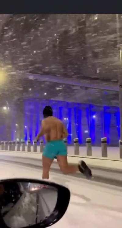 Running in London’s heavy snow