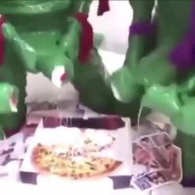 To put ranch on a pizza. (with sound)