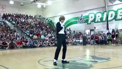 Kid dances to Billie Jean and wins his talent show!